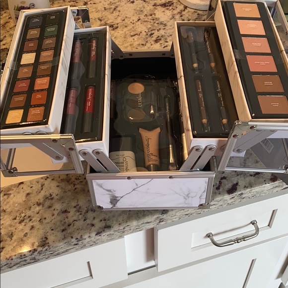 Ulta Beauty Other - Ulta Beauty Shine brighter 39 piece set